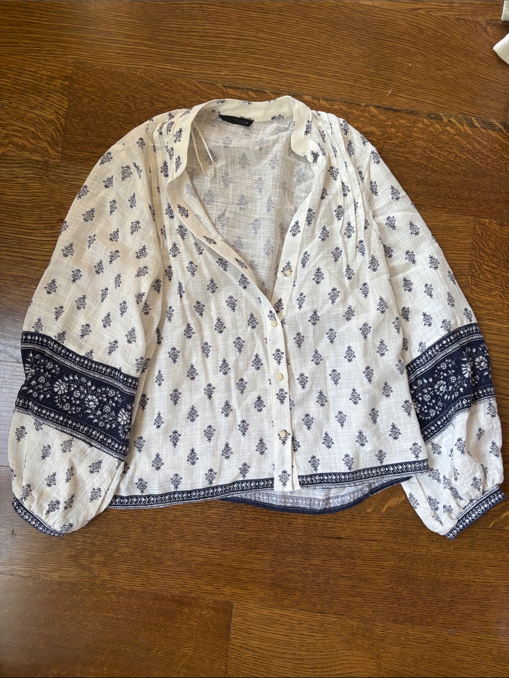 Zara Lightweight White & Navy Printed Button-Front Women's Top
